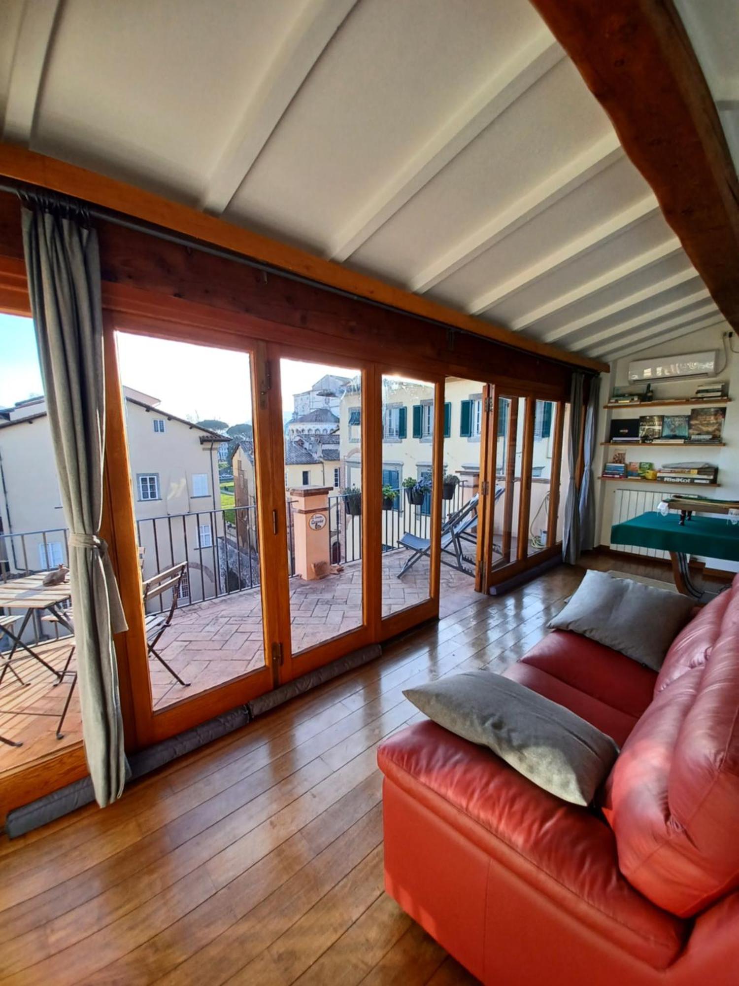 Terrazza Coccode' Spazioso Con Vista Mozzafiato! Лука Екстериор снимка